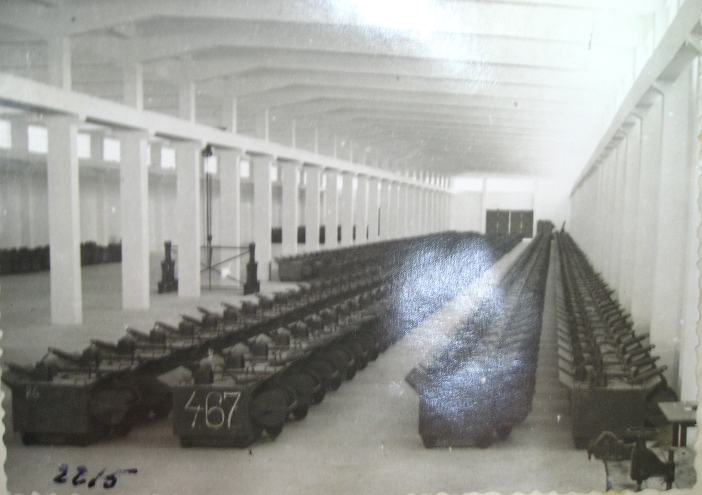 Almacenes de minas en 1954. Fotografía de José A. Aparicio Florido